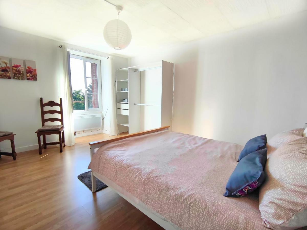 Number 22 - - 4 With Garden & Free Parking Apartment