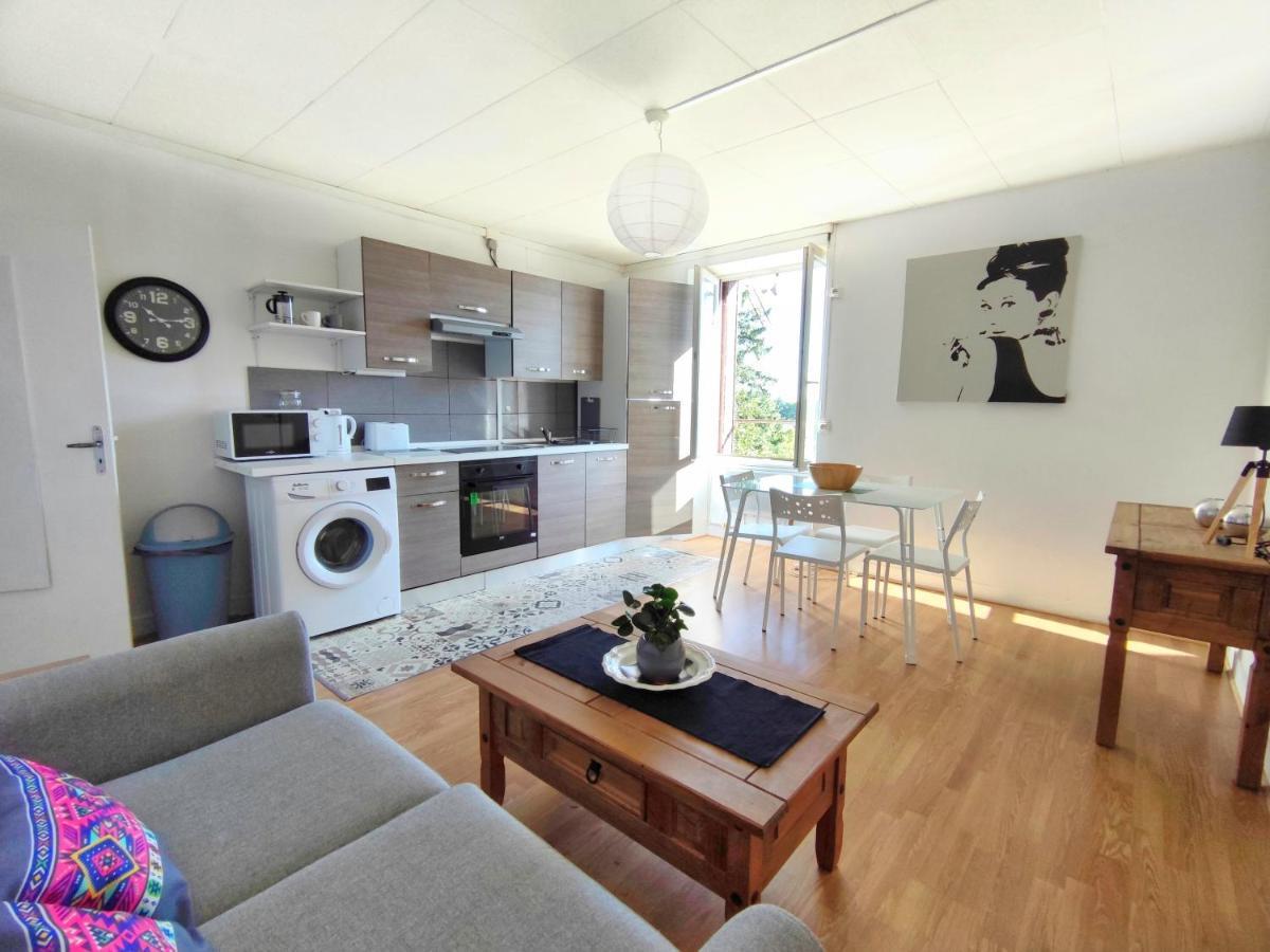 Number 22 - - 4 With Garden & Free Parking * Le Dorat