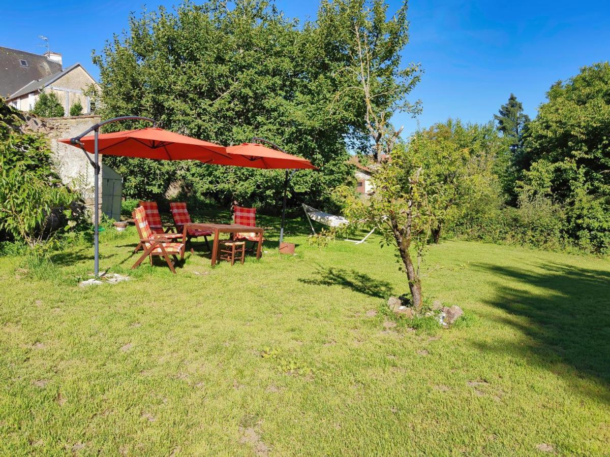 Number 22 - - 4 With Garden & Free Parking Apartment *